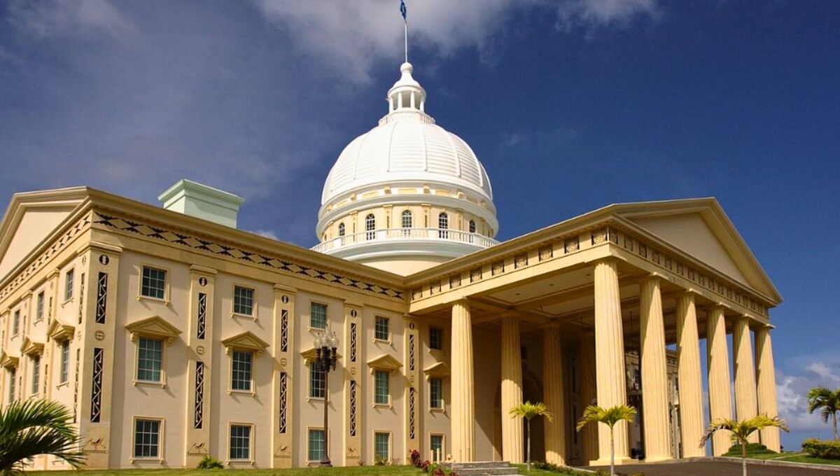 Palaos, situó su capital en un lugar donde literalmente no reside absolutamente nadie. La capital, por definición, menos poblada del mundo. Palaos, situó su capital en un lugar donde literalmente no reside absolutamente nadie. La capital, por definición, menos poblada del mundo.