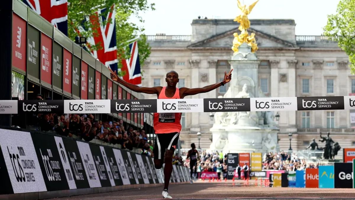 Sebastian Sawe se transformó en un histórico recordman al ganar la maratón de Londres con un tiempo por debajo de las 2 horas.