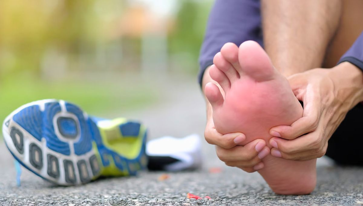 Hay que estirar después del ejercicio para impedir que los músculos calientes se acorten y acalambren. Fuente: Runners World Hay que estirar después del ejercicio para impedir que los músculos calientes se acorten y acalambren. Fuente: Runners World