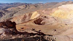 San Juan suspendió las actividades en la mina Veladero tras el derrame