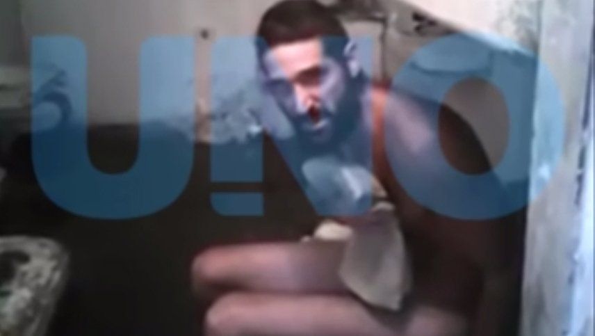 Gil Pereg anda desnudo y actúa como un gato