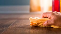 Trucos caseros: eliminá rayones de tus muebles de madera con solo un ingrediente.