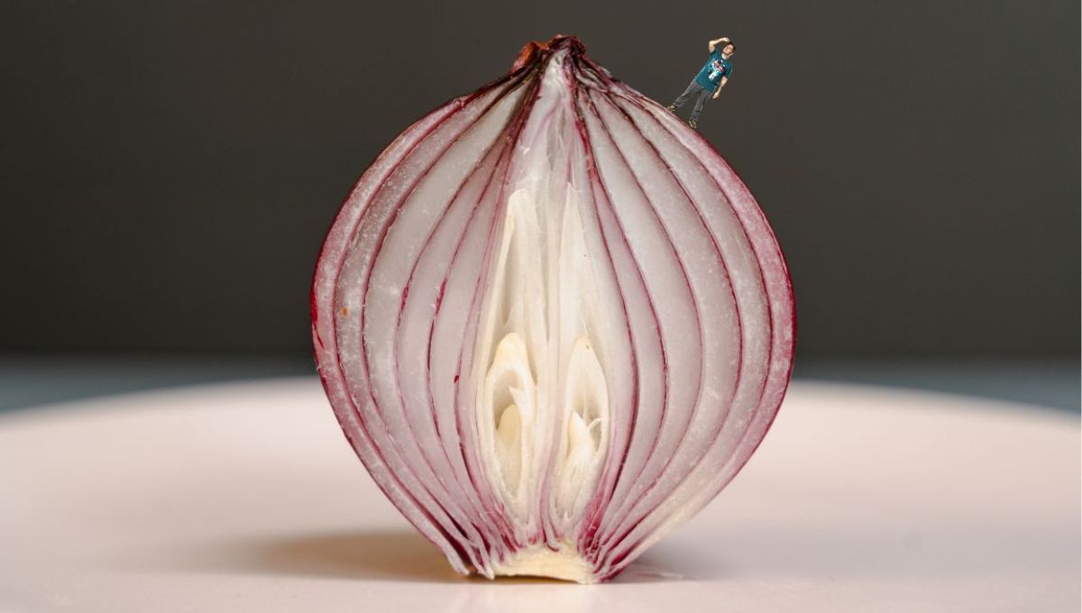 Con una cebolla cortada, puedes cambiar la apariencia de las canillas de tu casa.