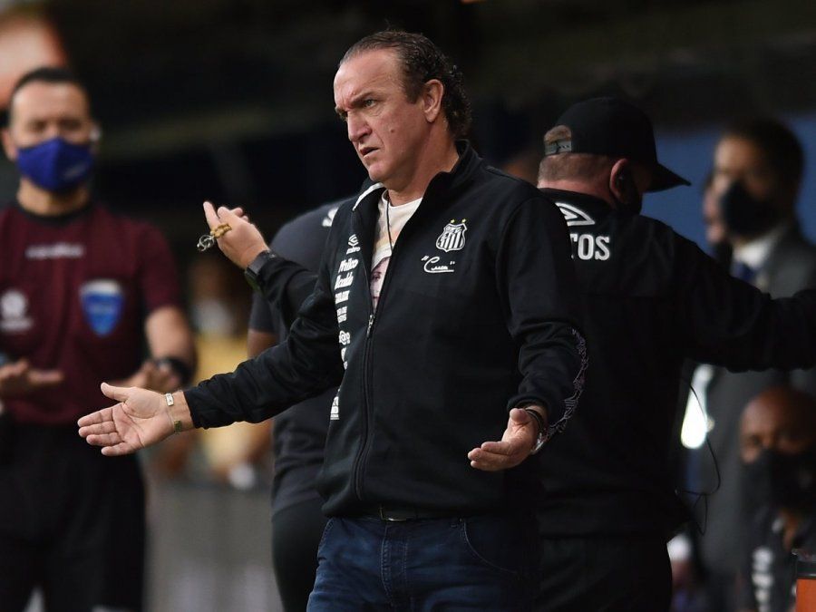 Cuca fue contundente respecto de la situación de Santos y Boca.