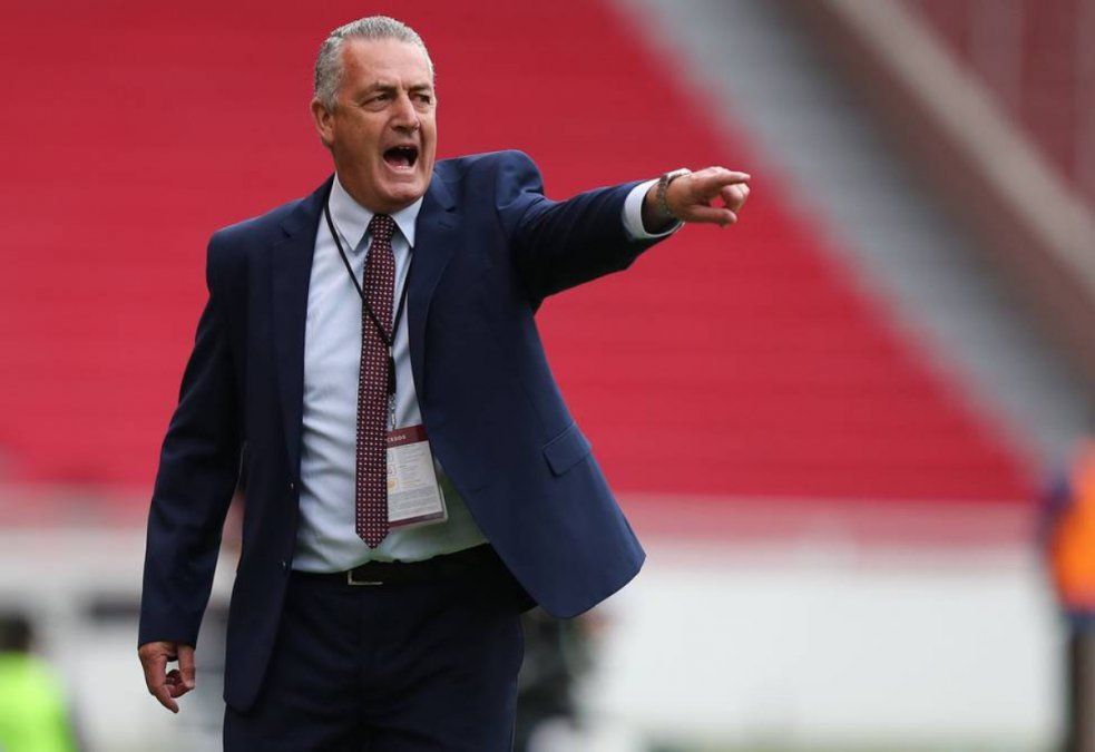 Gustavo Alfaro respondió a los que lo tildan de defensivo