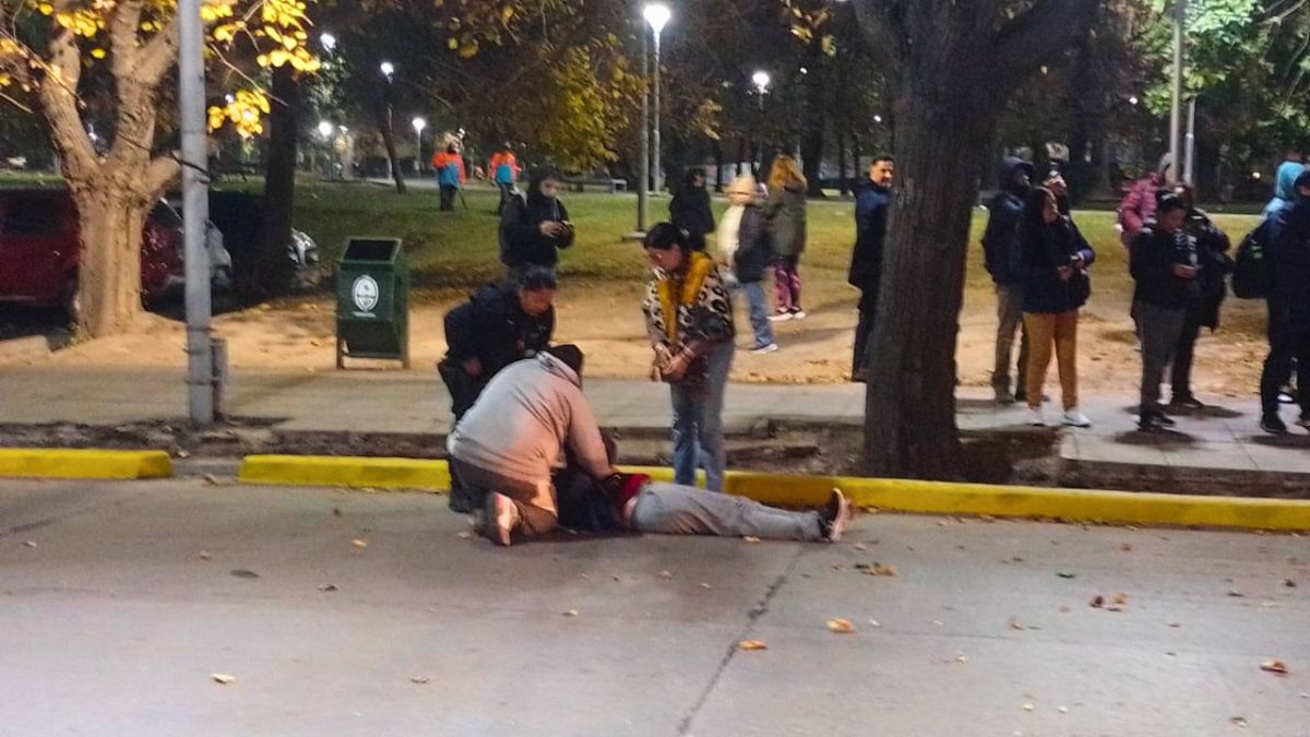 Algunos pasajeros debieron ser asistidos tras el incidente con el micro. Algunos pasajeros debieron ser asistidos tras el incidente con el micro.