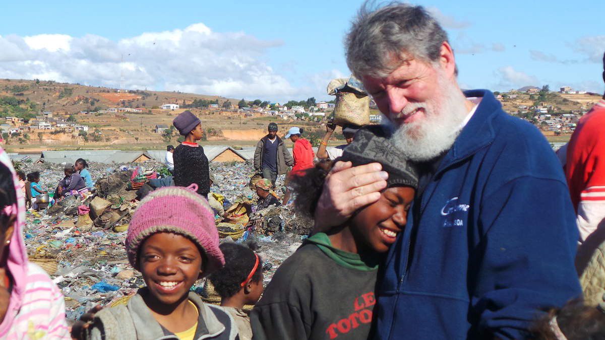 El argentino de origen esloveno Pedro Opeka, fue seleccionado como candidato al Premio Nobel de la Paz 2021 por su labor humanitaria en la isla de Madagascar, África.