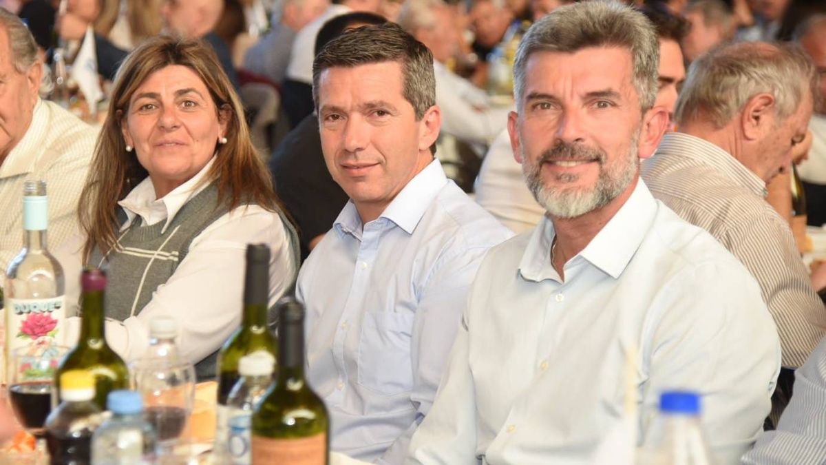 La senadora Mariana Juri, el diputado Andrés Lombardi y el intendente Ulpiano Suarez. La senadora Mariana Juri, el diputado Andrés Lombardi y el intendente Ulpiano Suarez.