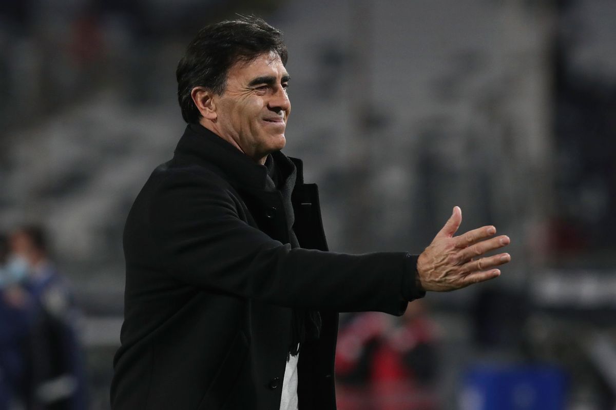 Gustavo Quinteros es un serio candidato a dirigir a Independiente