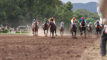 Todo Listo para que se corra el Clásico Vendimia Copa Canal 7 en el Hipódromo de Mendoza Todo Listo para que se corra el Clásico Vendimia Copa Canal 7 en el Hipódromo de Mendoza