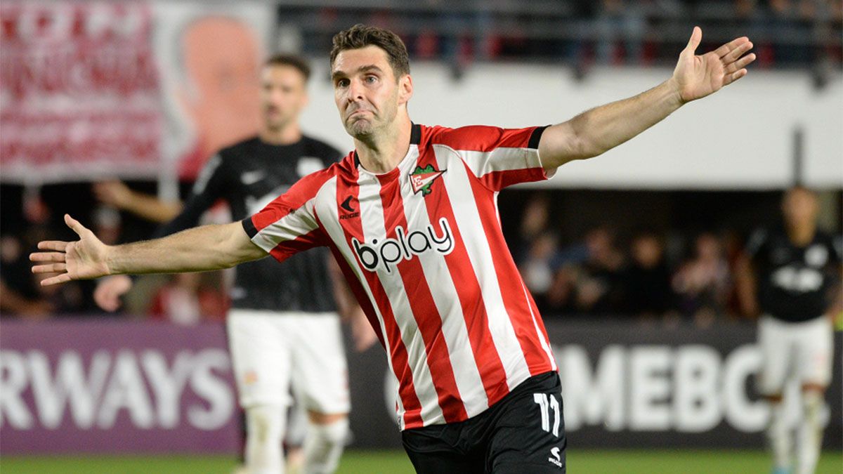 Mauro Boselli alcanzó a Juan Ramón Verón como el máximo anotador de Estudiantes en la Libertadores.