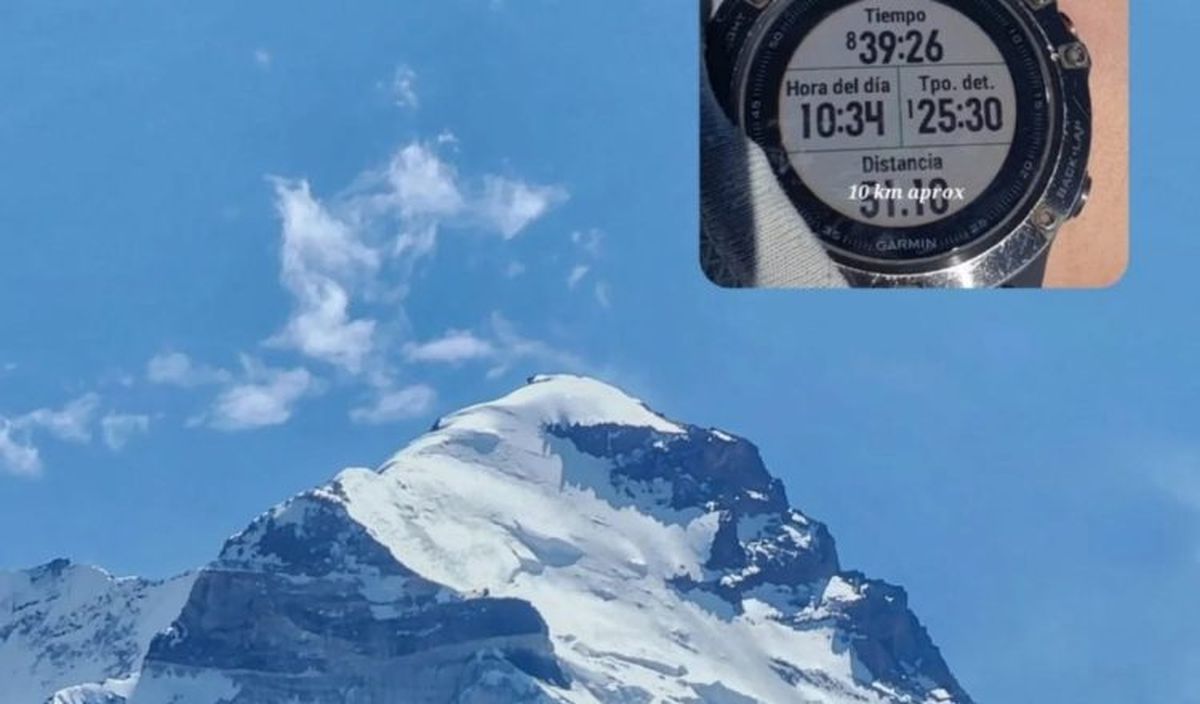 El cronómetro de Frondizi mostrado como documento que acredita el tiempo empleado. El cronómetro de Frondizi mostrado como documento que acredita el tiempo empleado.