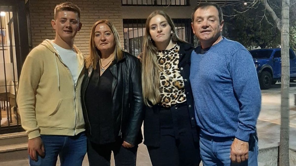 José Vidigh junto a sus dos hijos y su esposa. José Vidigh junto a sus dos hijos y su esposa.