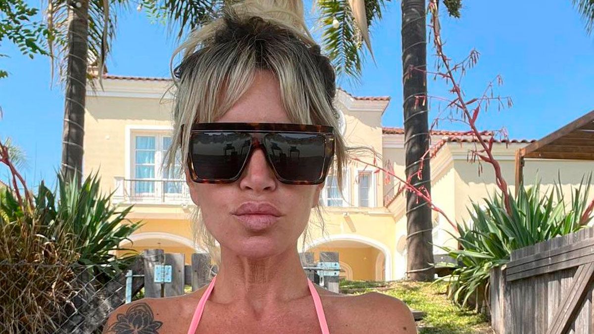 Florencia Peña cumplió 48 años y su foto en micro-bikini provocó un terremoto