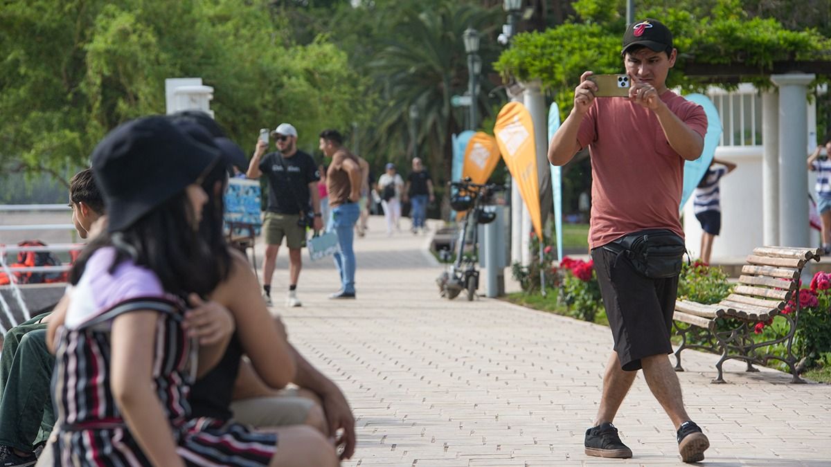 Mendoza se prepara para un fin de semana de calor primaveral, según el pronóstico del tiempo. Mendoza se prepara para un fin de semana de calor primaveral, según el pronóstico del tiempo.