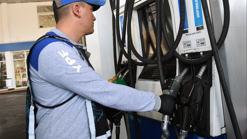 A días del último aumento, ya se habla de una nueva suba de los combustibles