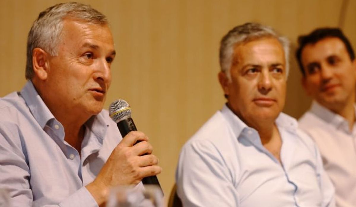 Gerardo Morales, Alfredo Cornejo y, de fondo, Tadeo García Zalazar en el encuentro radical que se celebró en San Rafael en plena Vendimia.