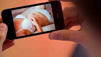 Alumnos se pasaron 300 fotos hot por Whatsapp en la escuela