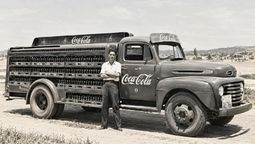 Con 23 años trajo la fórmula de la Coca-Coca a la Argentina y hoy es una de las bebidas más tomadas hace años