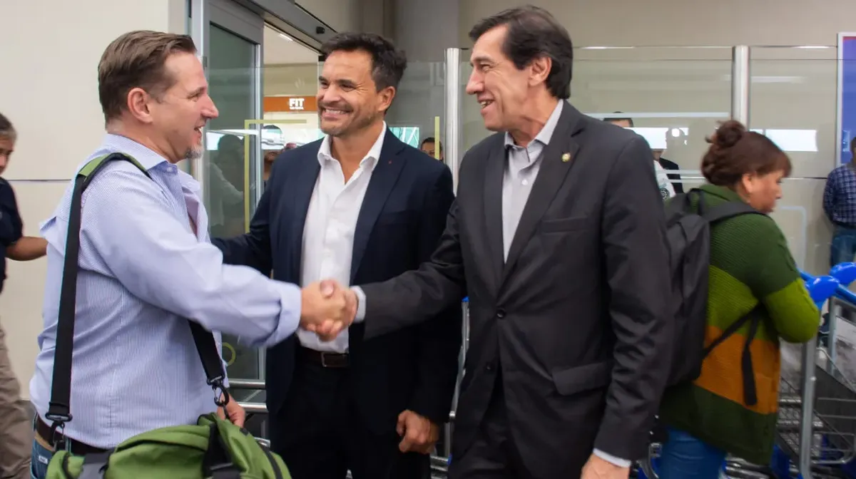 El Gobernador de Jujuy, Carlos Sadir, junto al ministro de Cultura y Turismo, Federico Posadas, dieron la bienvenida al El Gobernador de Jujuy, Carlos Sadir, junto al ministro de Cultura y Turismo, Federico Posadas, dieron la bienvenida al