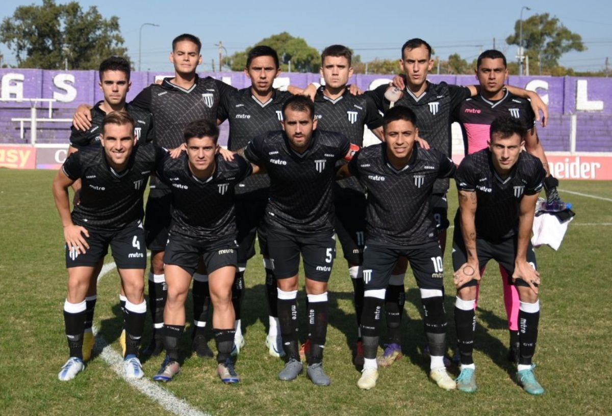 Gimnasia y Esgrima juega con Nueva Chicago, a puertas cerradas, en cancha de Sacashispas