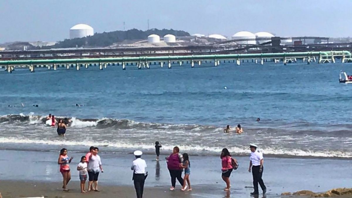 El pueblo de Las Ventanas mezcla balnearios con industrias. El pueblo de Las Ventanas mezcla balnearios con industrias.
