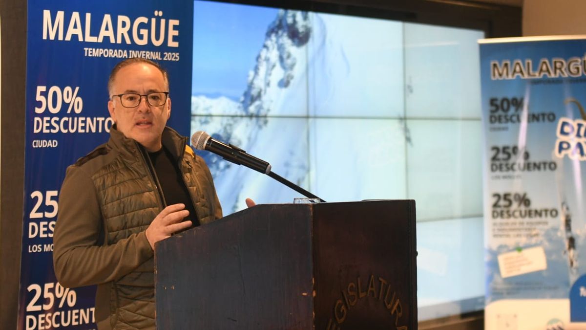 Alejandro Spinello presentó El Azufre en la Legislatura