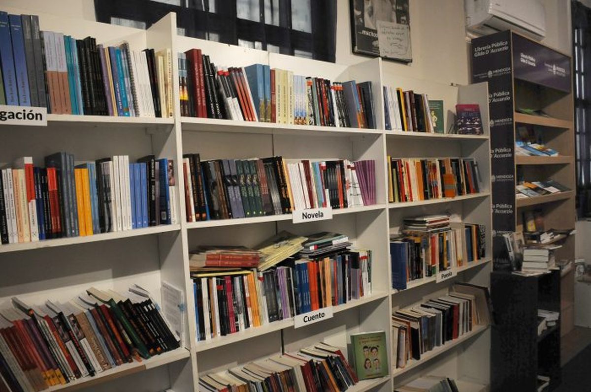 Escritores y escritoras mendocinas fueron premiados en el certamen literario Vendimia.