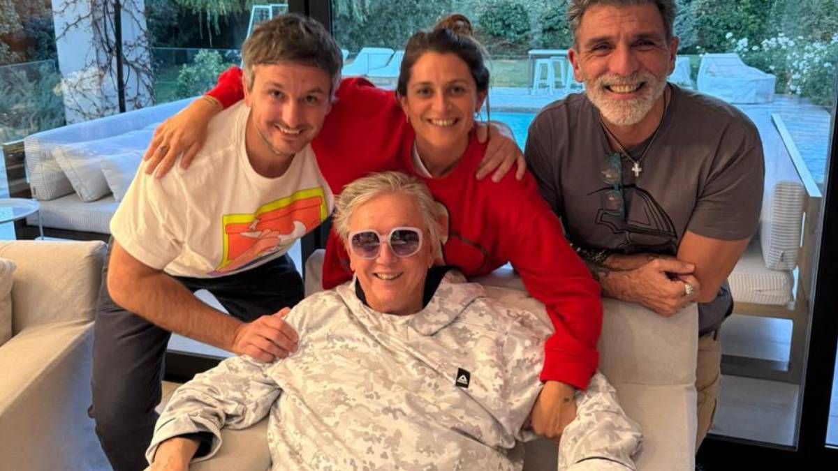 Hace dos meses Pepe Cibrián le propuso a Santiago Caranza, Julieta Dora y Willy Olarte, artistas locales, que estrenen su obra de teatro en Mendoza.