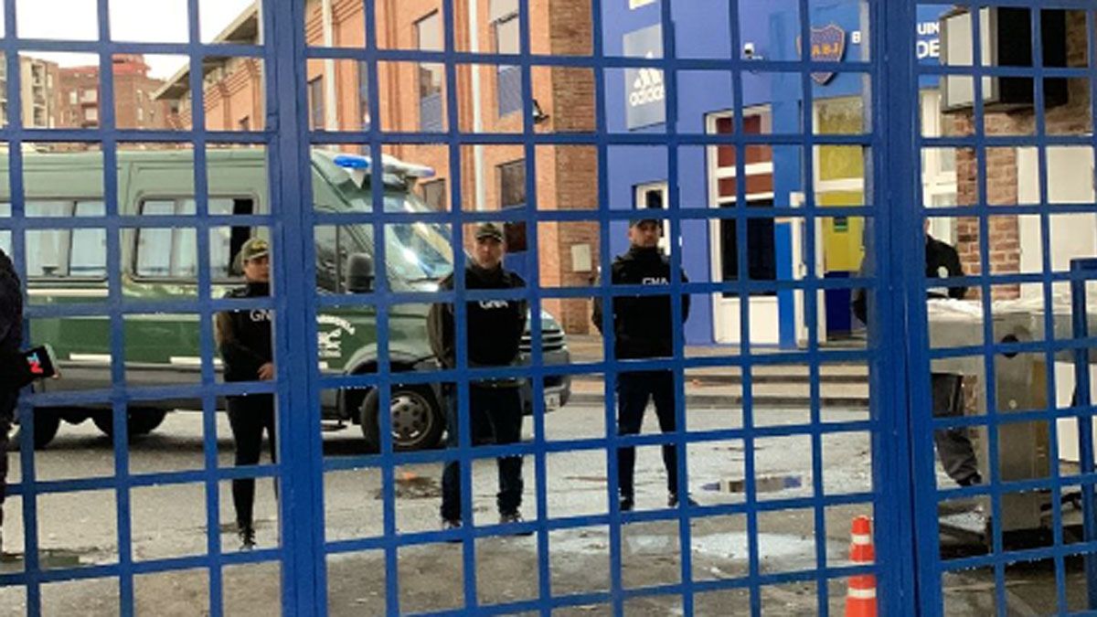 La sede de Boca fue allanada y hasta se involucró a un hermano de Juan Román Riquelme La sede de Boca fue allanada y hasta se involucró a un hermano de Juan Román Riquelme