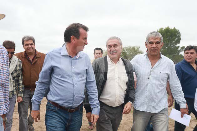 El ex gobernador Paco Pérez, el ex intendente de General Alvear Juan Caros De Paolo, y el ex director de Ganadería, Juan Manuel Tejada, ahora acusado de corrupción. El ex gobernador Paco Pérez, el ex intendente de General Alvear Juan Caros De Paolo, y el ex director de Ganadería, Juan Manuel Tejada, ahora acusado de corrupción.