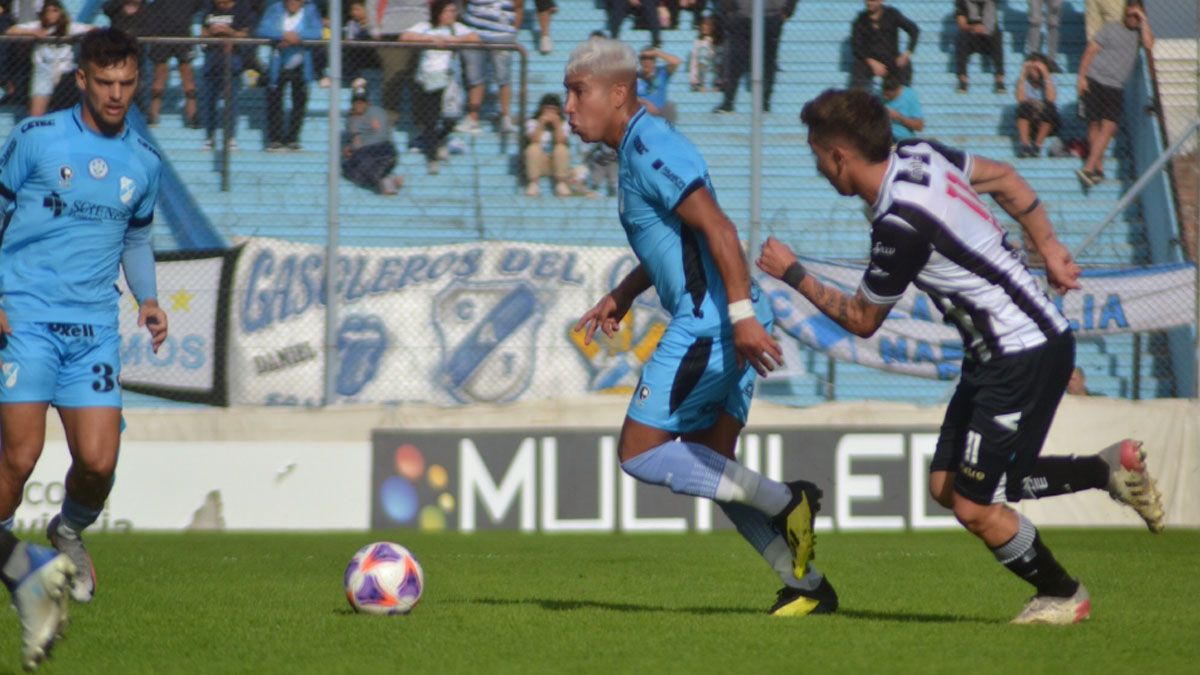 Gimnasia y Esgrima tuvo chances que no pudo concretar ante Temperley