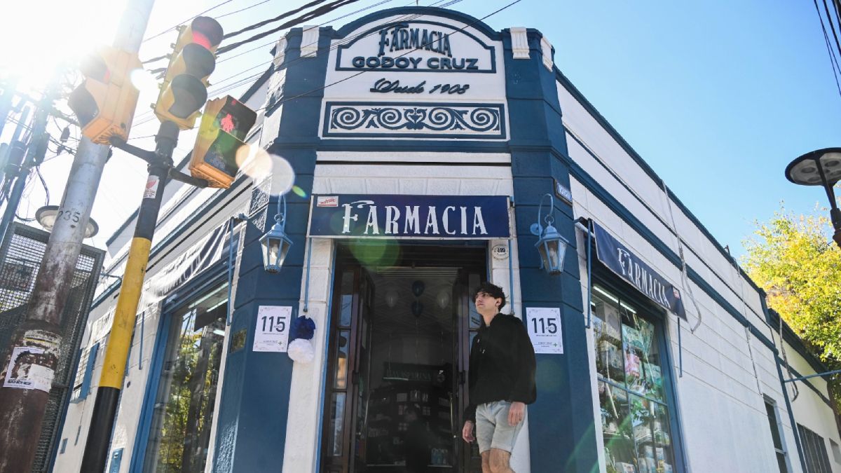 La farmacia Godoy Cruz cumplió 115 años en el departamento homónimo y es uno de los comercios de Mendoza ya tradicionales. También los Bermejillo forman parte de las familias reconocidas del lugar.