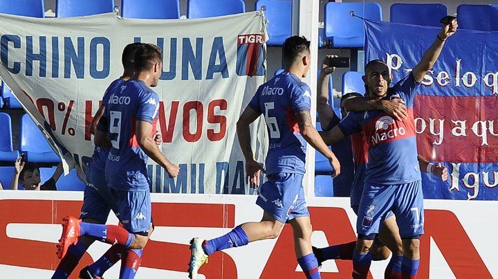 Con dos penales en el final, Tigre se lo dio vuelta a Unión en Victoria