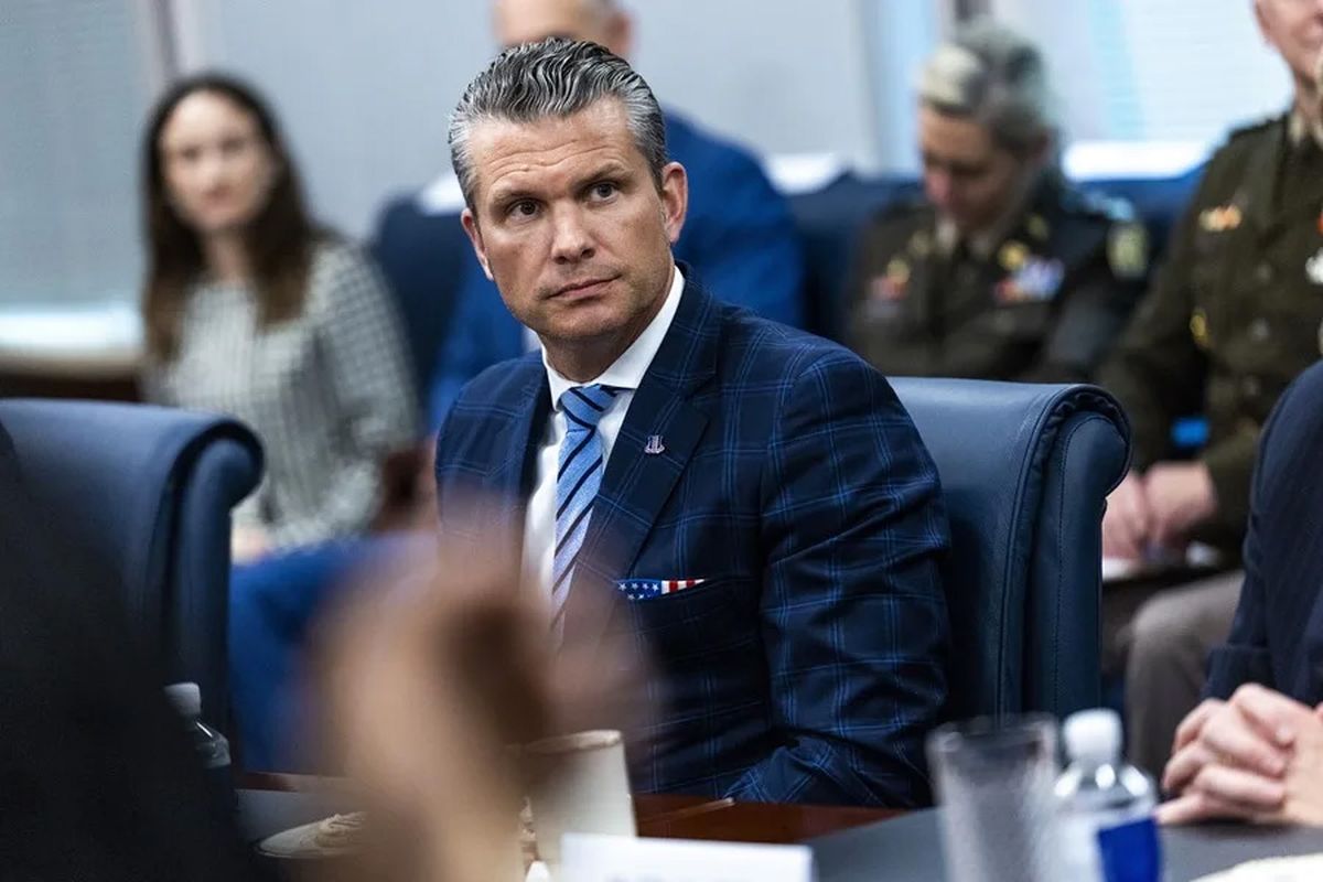 El secretario de Defensa Pete Hegseth participa en una reunión en Arlington en Estados Unidos (Archivo). Crédito: EFE/EPA/SHAWN THEW.
