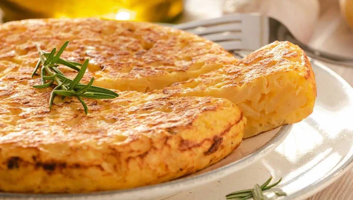 Recetas: tortilla de papas con 5 ingredientes y en 20 minutos.