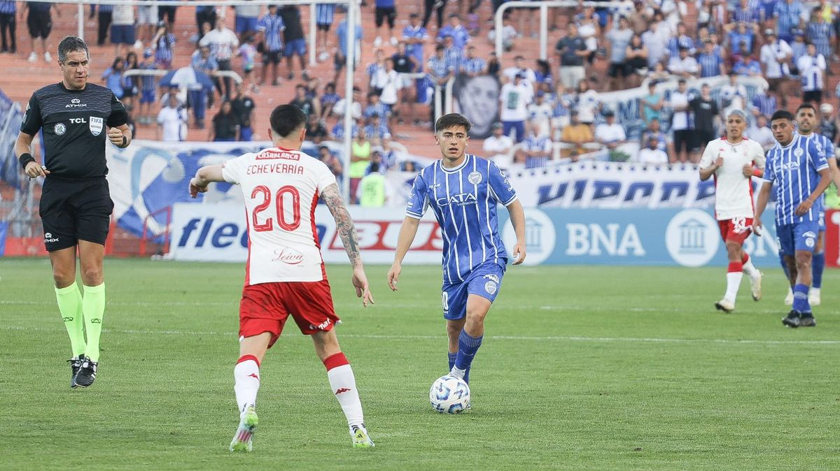 El Gato Oldrá elogió al colombiano Juan José Pérez que tuvo su debut como titular.