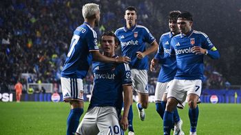 Nicolás Paz tuvo su partido de ensueño frente al Manchester United: 