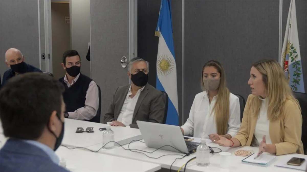 Representantes del sector vitivinícola se reunieron con legisladores nacionales para aliarse en una estrategia contra la iniciativa de aplicar alcohol 0 al volante.&nbsp;