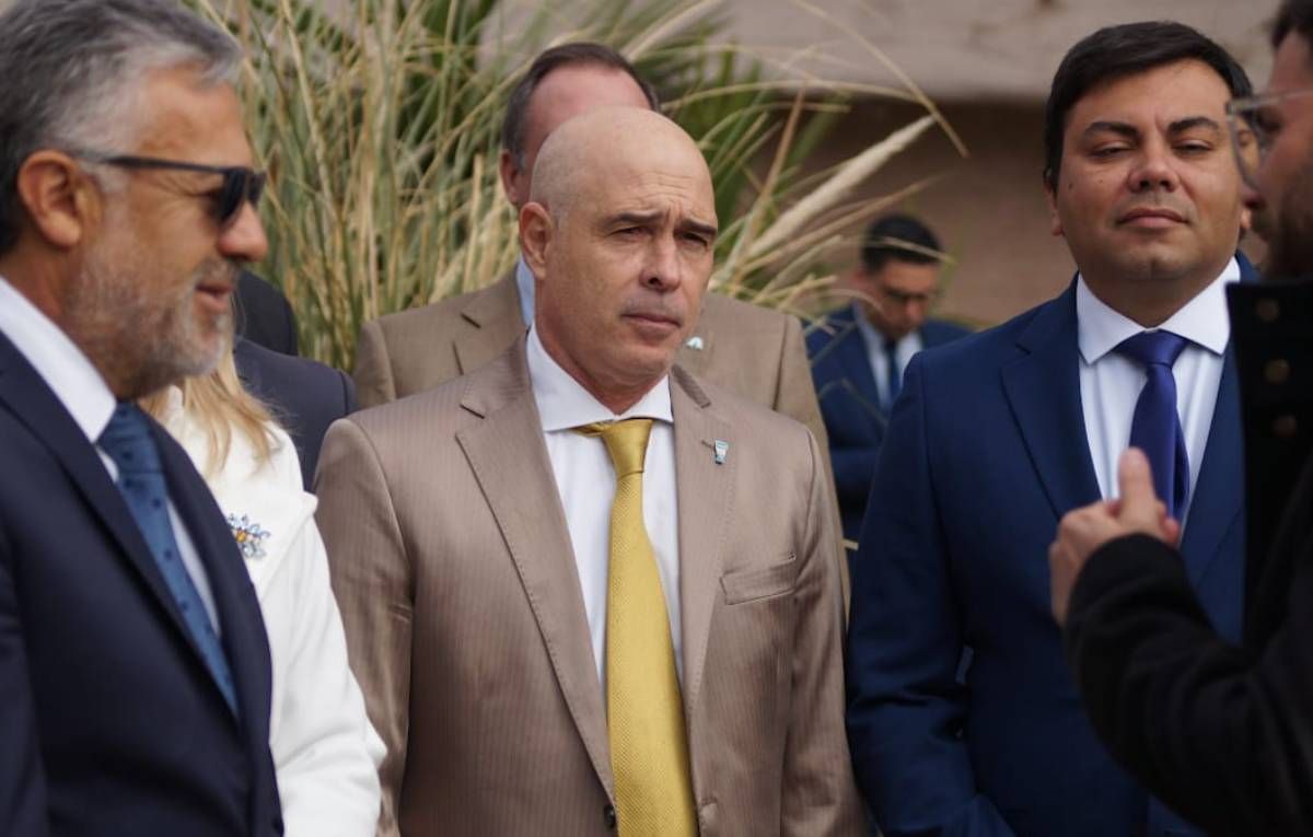 El gobernador Alfredo Cornejo, Bartolomé Abdala, presidente provisional del Senado, y Francisco Lo Presti, intendente de Las Heras.