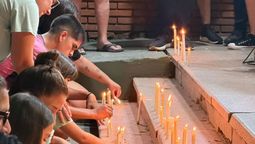 La despedida del alumno asesinado en una escuela de Santa Fe, dejó imágenes desgarradoras. La despedida del alumno asesinado en una escuela de Santa Fe, dejó imágenes desgarradoras.