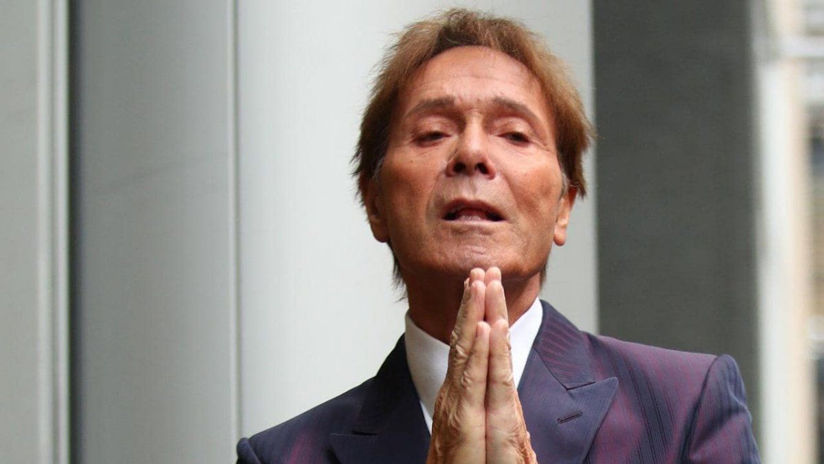 Cliff Richards gana un juicio contra la BBC por violar su vida privada