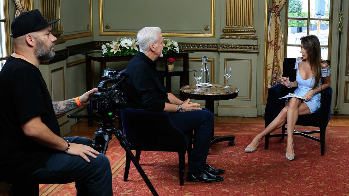 James Cameron fue entrevistado por la periodista mendocina Amalia Díaz Guiñazú, para un especial que se emitirá en exclusiva por Grupo América. James Cameron fue entrevistado por la periodista mendocina Amalia Díaz Guiñazú, para un especial que se emitirá en exclusiva por Grupo América.