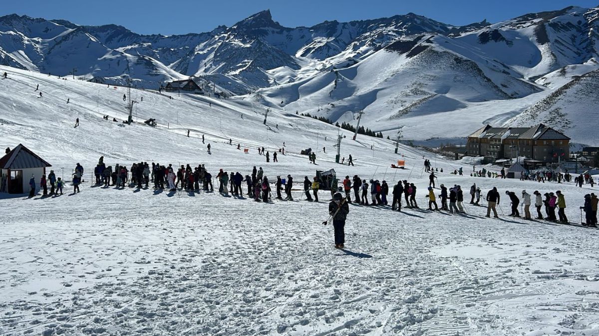 El complejo Las Leñas inauguró su temporada 2024 hace 15 días. Está a pleno de nieve y cuenta con todas sus pistas habilitadas. El complejo Las Leñas inauguró su temporada 2024 hace 15 días. Está a pleno de nieve y cuenta con todas sus pistas habilitadas.
