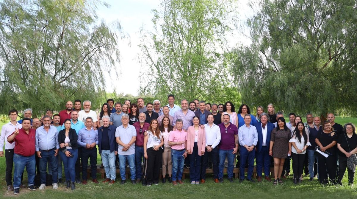 La mesa política de Sergio Massa en Mendoza. La mesa política de Sergio Massa en Mendoza.