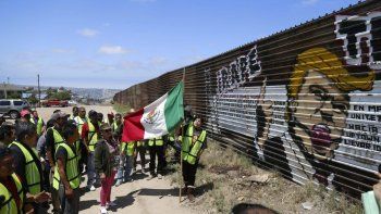 6 de 10 rechazan plan de Donald Trump de un muro fronterizo