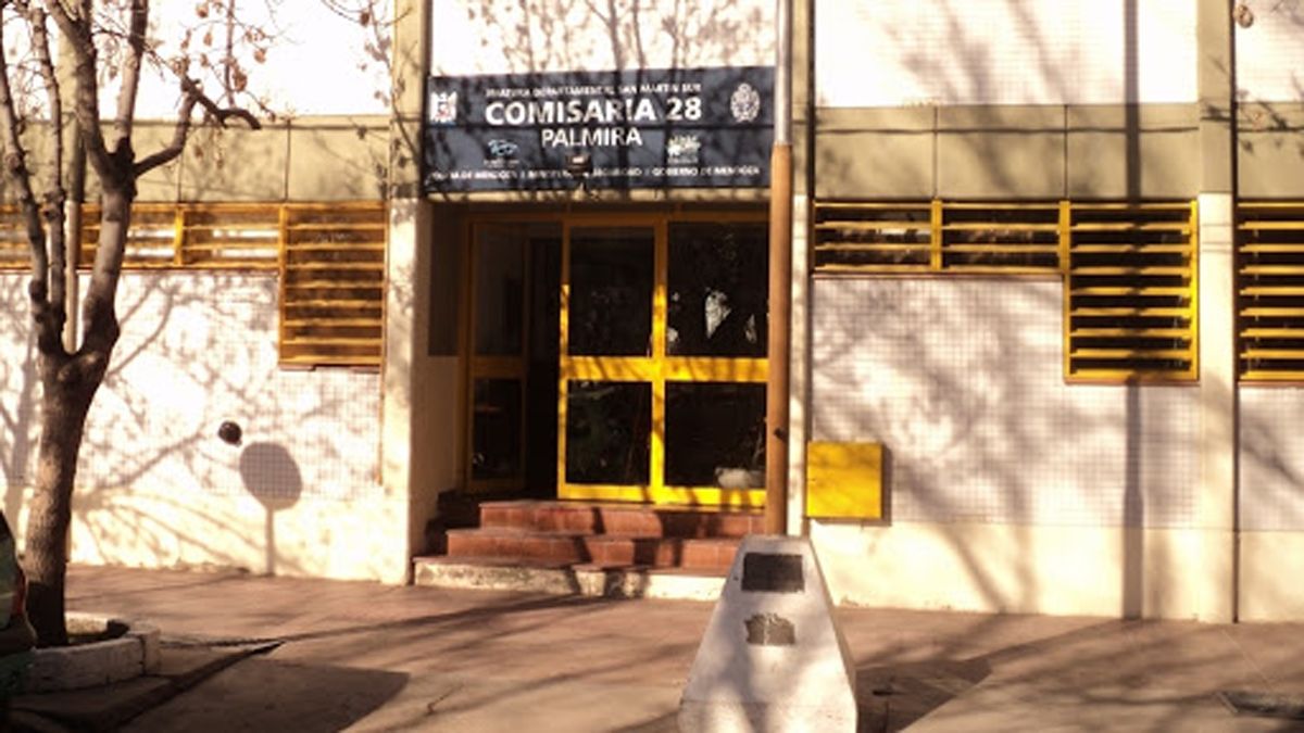 Personal de la Comisaría 28 intervino para detener al hombre que quiso robarle el televisor a su ex.