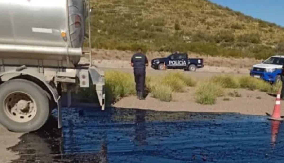 Desde el camión Mercedes se derramaron 35.000 litros de petróleo crudo en Malargüe.