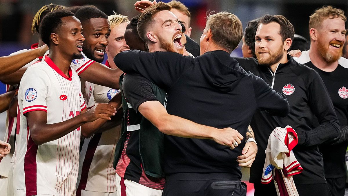 La selección de Canadá dio la sorpresa al meterse en las semifinales de la Copa América 2024, y este sábado intentará quedarse con el tercer puesto frente a Uruguay. La selección de Canadá dio la sorpresa al meterse en las semifinales de la Copa América 2024, y este sábado intentará quedarse con el tercer puesto frente a Uruguay.