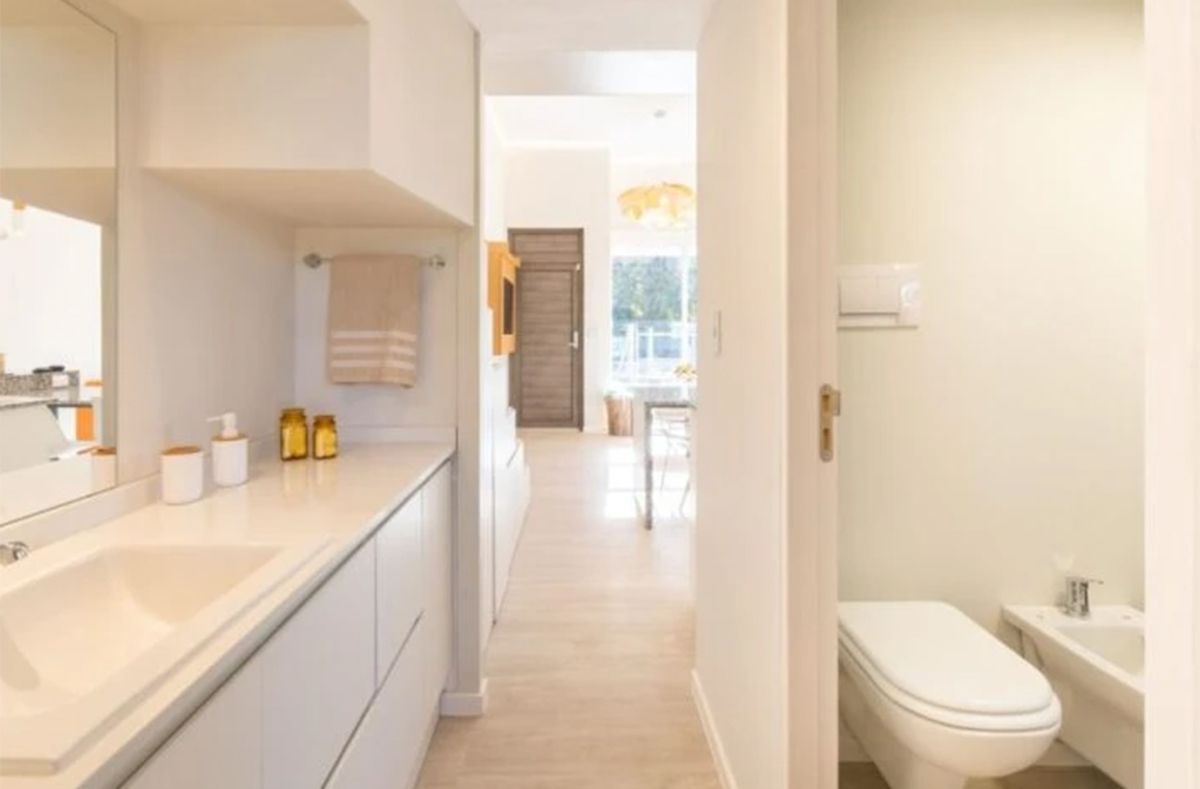 El baño de la casa prefabricada. El baño de la casa prefabricada.